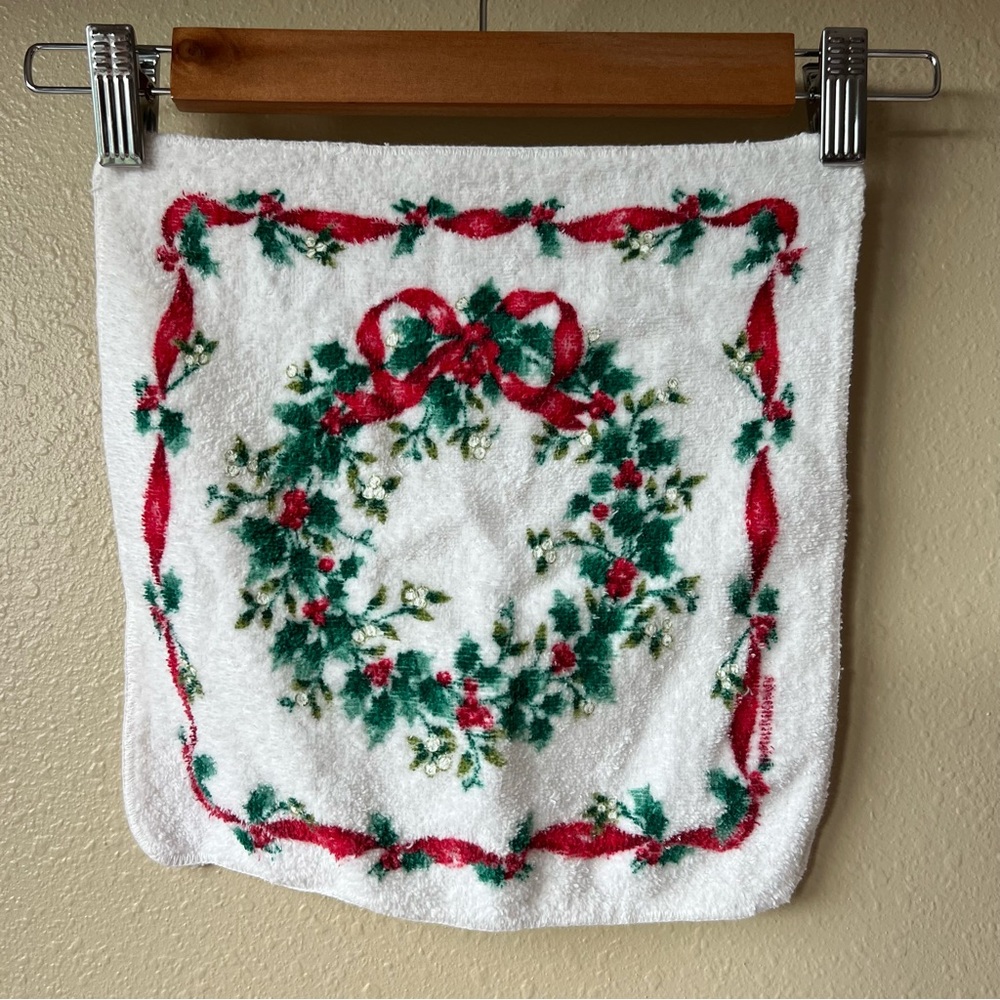 Vintage Cecil Saydah Christmas Washcloth Holiday Wreath Holly 100% Cotton 11x11